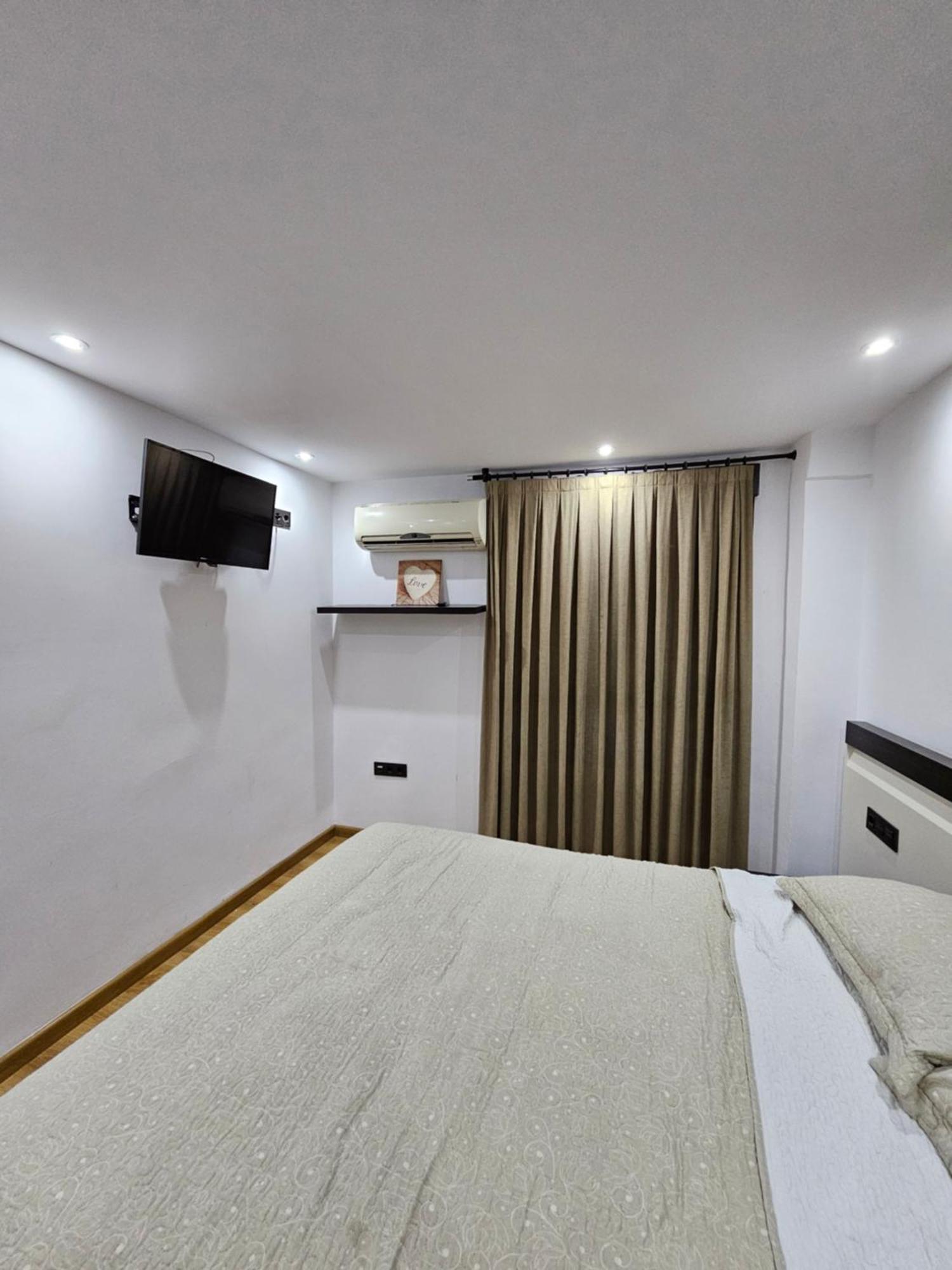 Piso Centrico Elche Apartment Bagian luar foto